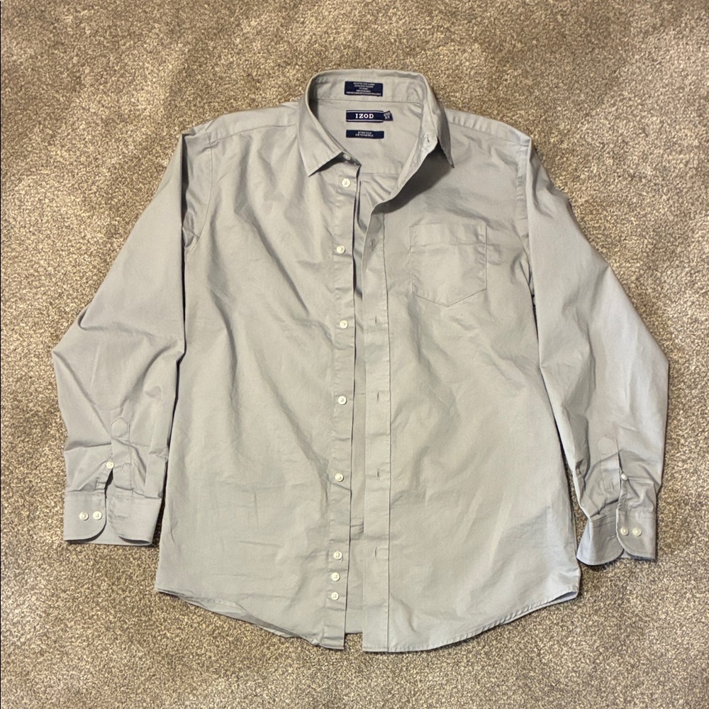 Izod Men's Light Gray Casual Button-Down Shirt